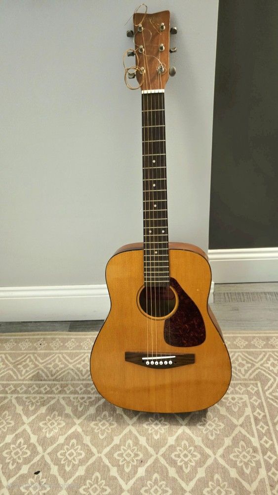 Yamaha Acoustic Guitar