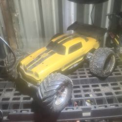 TRAXXAS RUSTLER 20V