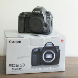 Canon EOS 5D mark Iv DSLR camera body only 