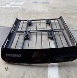 Yakima offgrid M Cargo basket