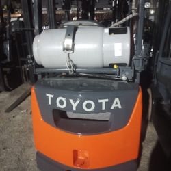 FORKLIFT TOYOTA 3000# Year 2020