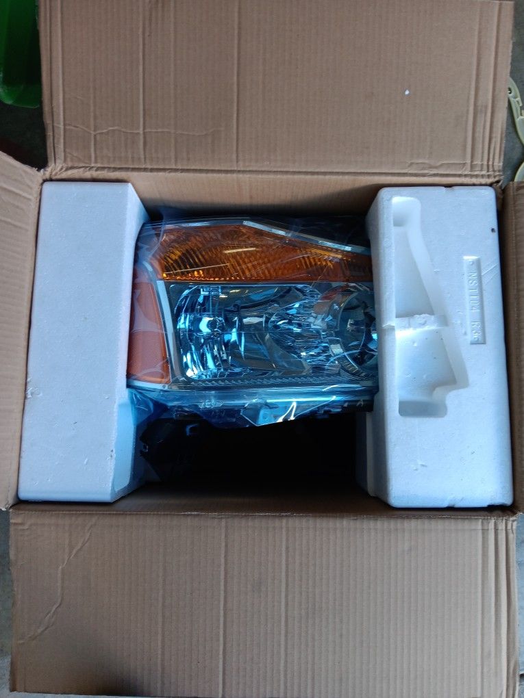 Nissan Titan Headlight Assembly