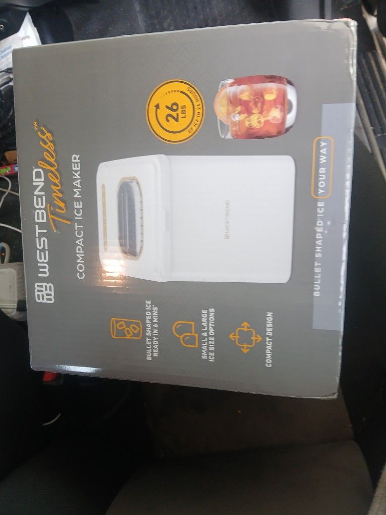 West Bend Timeless Ice Maker Machine