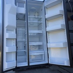 Double Door refrigerator 