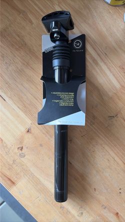 Shock absorbing bike saddle post