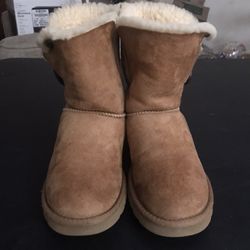 UGG Bailey Button II In Chestnut Women’s Size 8 SN5803