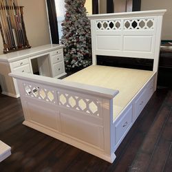 Bed With Desk Custom Made By https://offerup.com/redirect/?o=Z3JhZG9jcmVhdGlvbnMuY28=