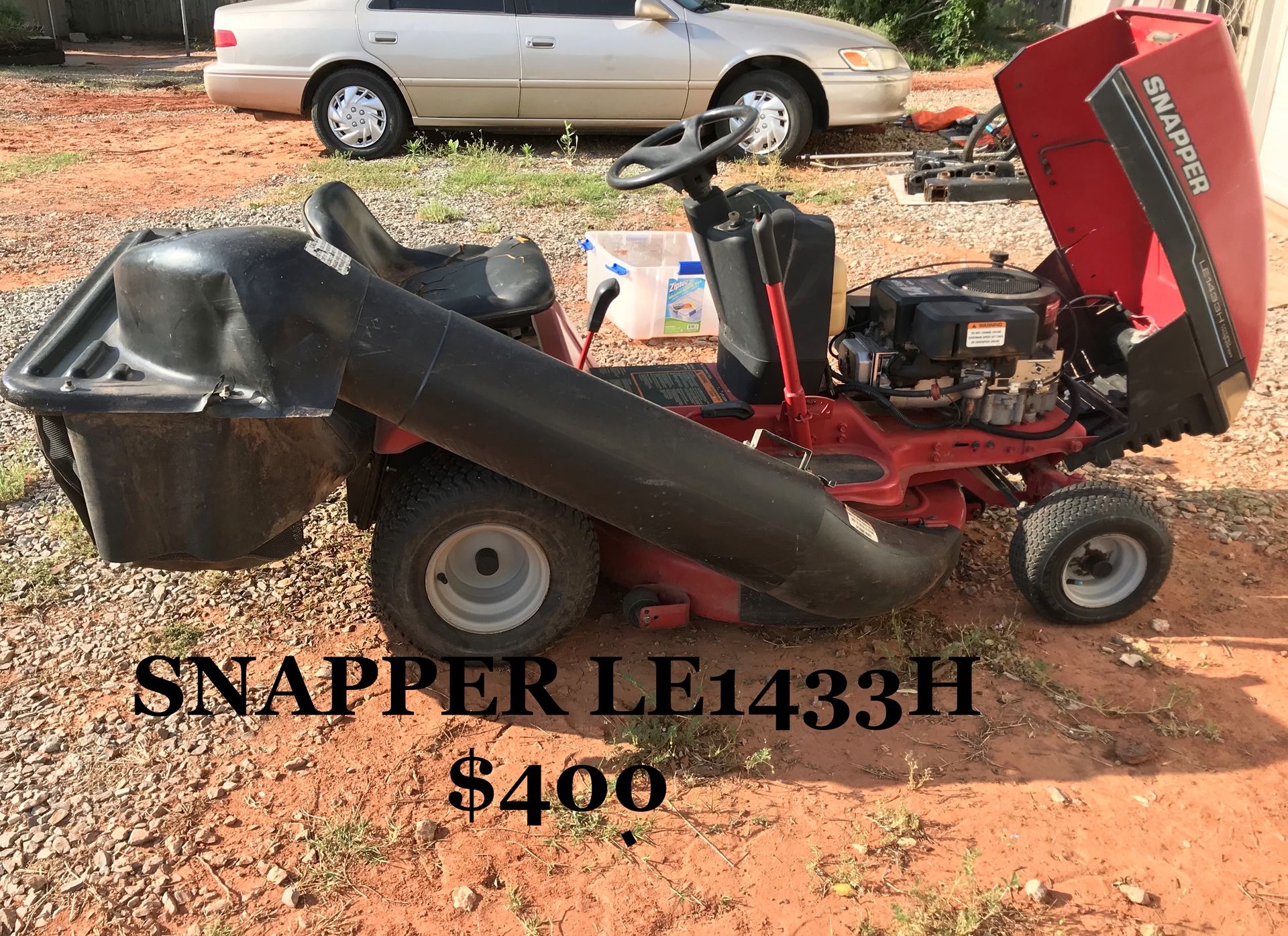 SNAPPER LE1433H LAWN TRACTOR