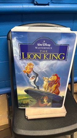 NEW LOIN KING PLUSH THROW 50x70