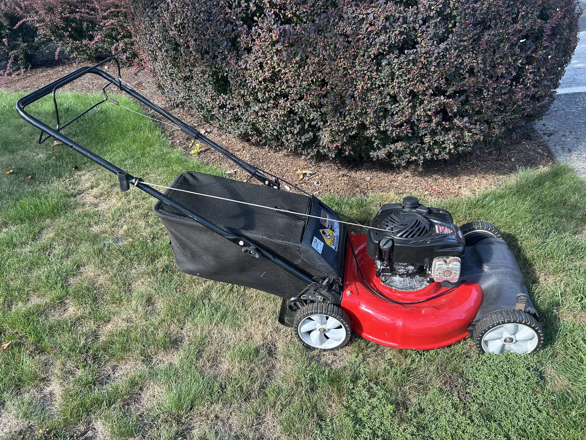21” Yard Machines Self Propelled Lawn Mower