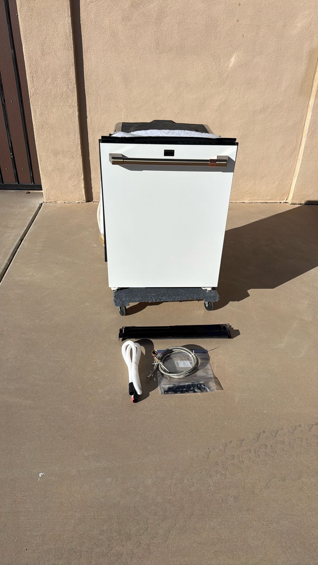 Cafe’ Dishwasher (White With Bronze handles)