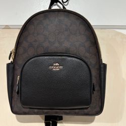 Coach court backpack in Gold/Black/Brown