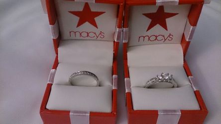 Diamond engagement rings