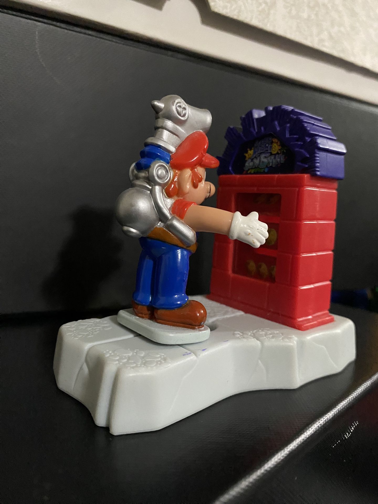 Vintage 2002 Nintendo Super Mario Sunshine Coin Collector Burger King Toy