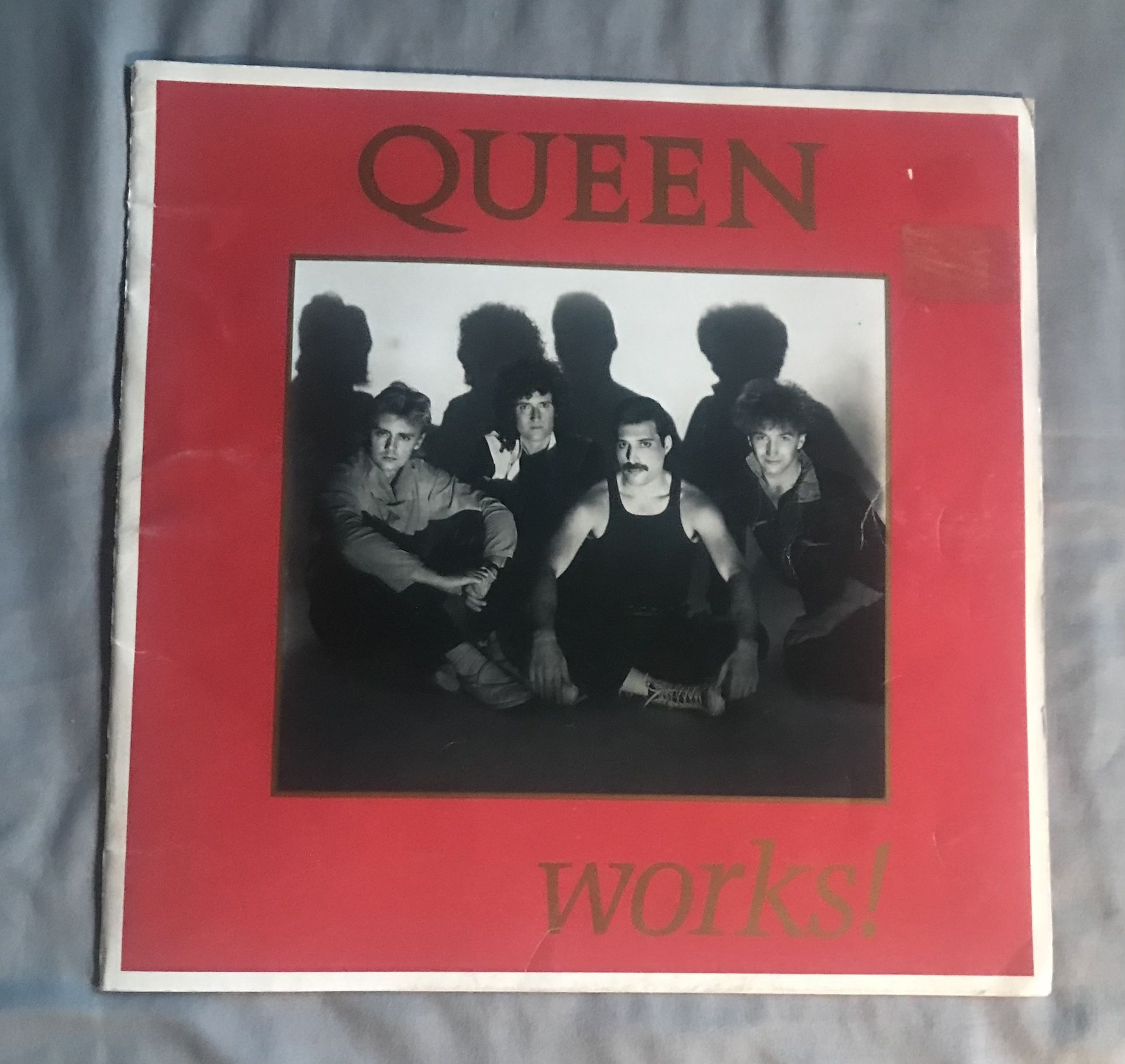 QUEEN THE BAND VERY RARE 1985 WORKS EUROPEAN TOUR BOOK