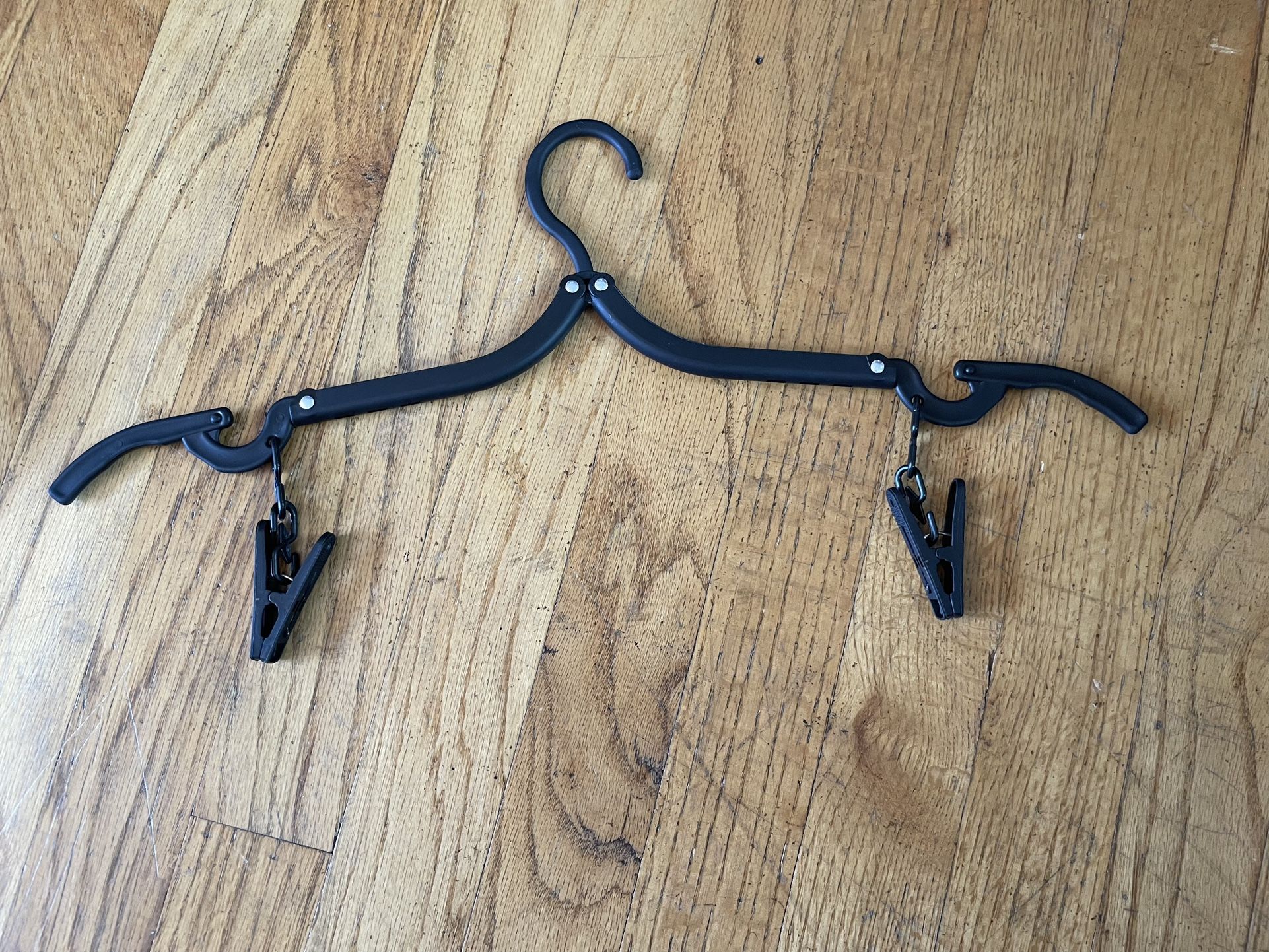 New Set Of 10 Black Foldable Travel Hangers