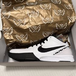 Kobe IV Protro “Mambacita”