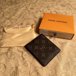 Louis Vuitton Men's Wallet for Sale in Charlotte, NC - OfferUp