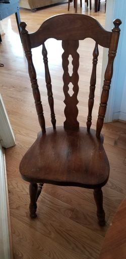 Solid oak chair Excellent condition