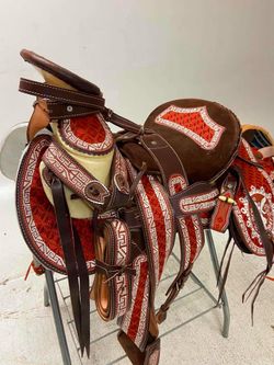 Montura charra bordada