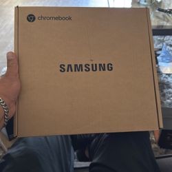 Samsung Chromebook Plus V2 (Model: XE521QAB).