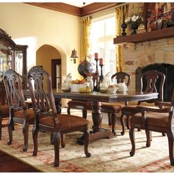 North Shore Dining Table With Chairs