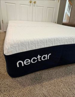 Nectar Classic Memory Foam Mattress, Like New