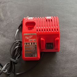 M12 And M18 12 Volt / 18 Volt Lithium Ion Multi Voltage Battery Charger