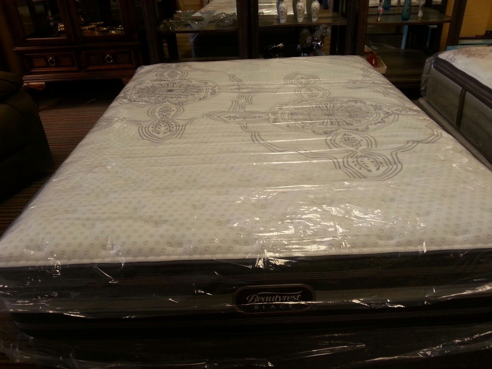 New Queen Beautyrest Black Calista extra firm mattress