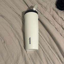 Owala water container !