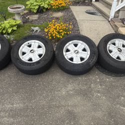 Set of 4 Silverado wheels and tires LT265/70R18 load range E with tire sensors $475