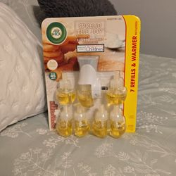 Airwick Sugar cookie fragrance seven refills and warmer