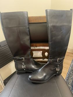 NWT-Black Michael Kors Women Black Preston Boots