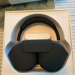Black AirPods Max