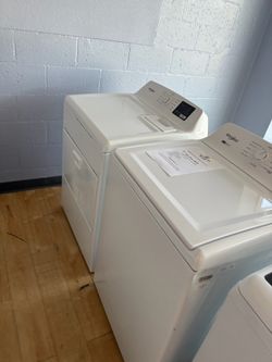 $878 Whirlpool Washer and Dryer Set