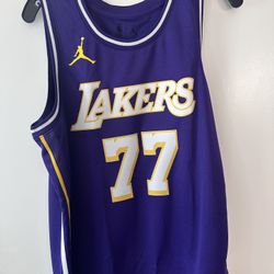Jordan Adult Los Angeles Lakers Luka Doncic #77 Purple Swingman Statement Jersey