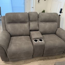 Reclining Loveseat with Console