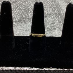 USED 14 KT WEDDING BAND 