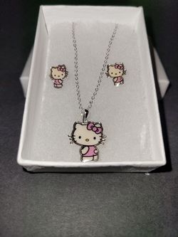 Hello Kitty Necklace Set