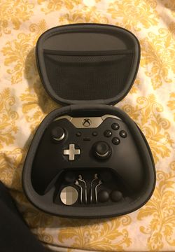 Xbox One Elite Controller ( With Case, Thumb-sticks, Paddles, etc...)