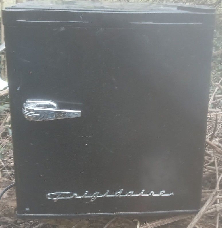 Frigidaire Mini Fridge