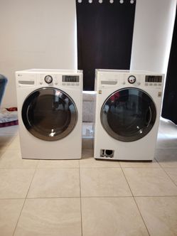 LG Steam Front Load Washer & Dryer Matching Set - Works Perfect
