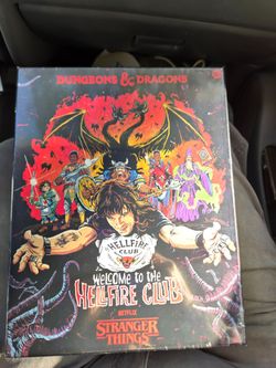 Dungeon And Dragons / Stranger Things Hellfire Club Game Set