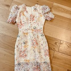 Vestidos Usados, Drees Uses