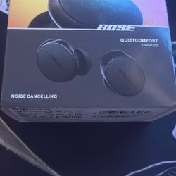 Brand New Bose Quiet Comfort Headphones 