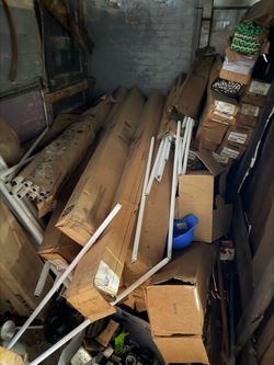 Commercial Fluorescent Light Fixtures & Bulbs – Bulk Lot