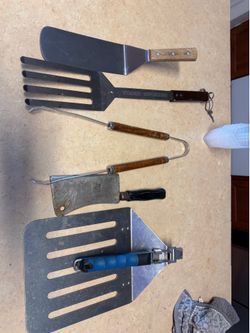 Misc bbq utensils