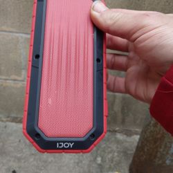 Ilab Heavy Duty Waterproof Bluetooth Speaker