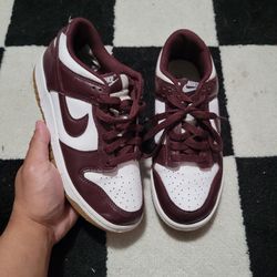 Nike Dunk Low burgundy 