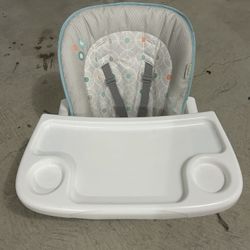 Space saver High Chair